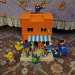 Vintage Sesame Street Orange Playhouse With Figures